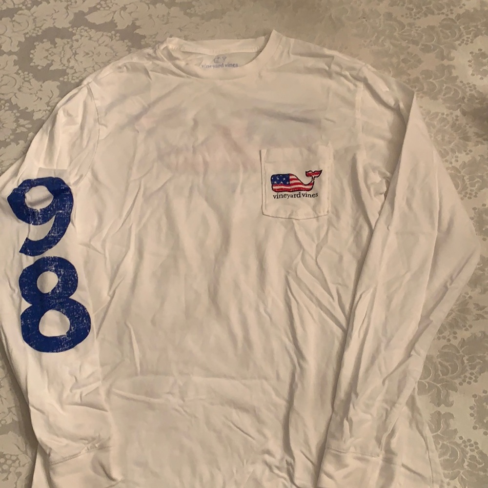 Men’s Vineyard Vines long sleeve tee shirt